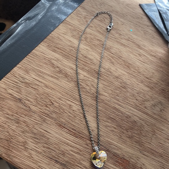 Swarovski crystal heart prism necklace - Picture 8 of 8